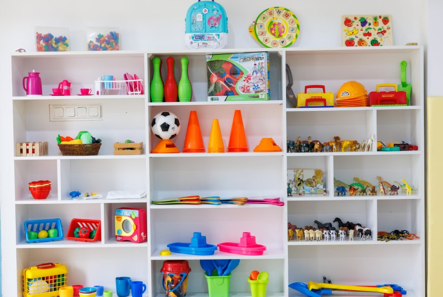 Unutrašnji prostor vrtića Mega Kids 2 na Novom Beogradu sa igračkama i materijalima prilagođenim razvoju dece